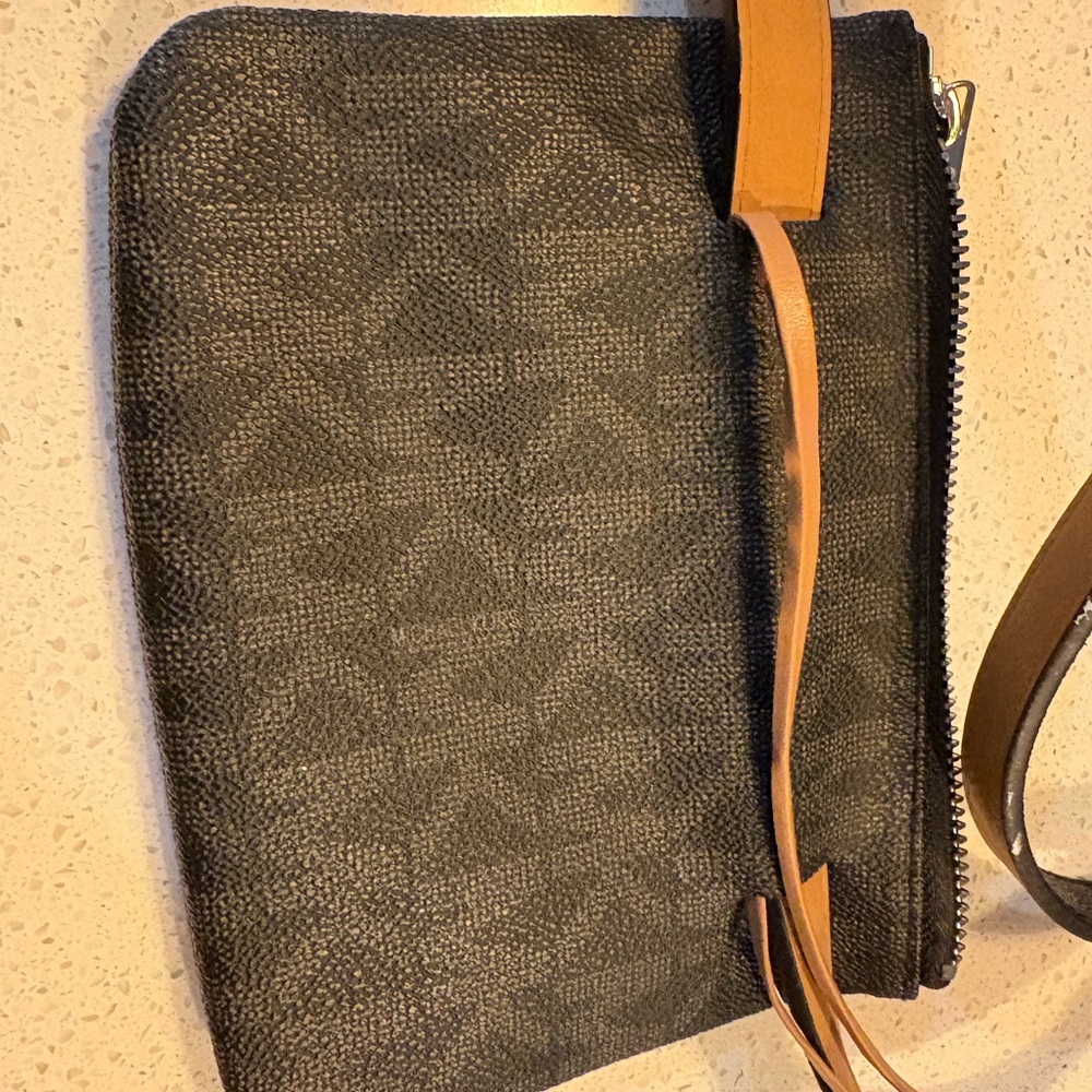 MICHAEL Michael Kors Black and Tan Wristlet - Picture 3 of 5